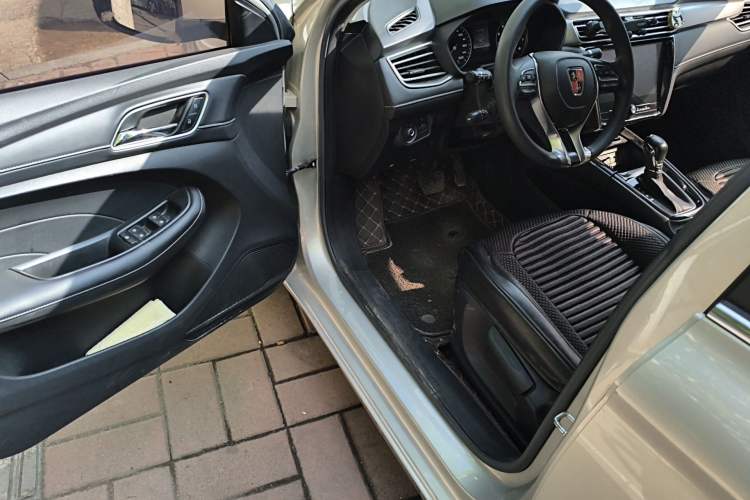 Used Roewe i5 2019 1.5L Automatic 4G Connected Langhao Edition Driver Seat