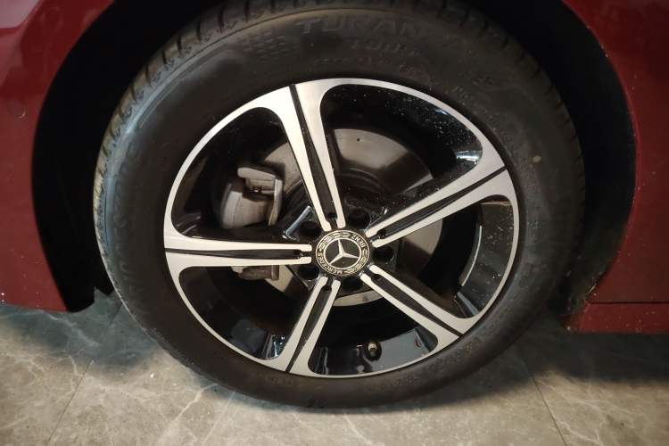 Used Mercedes-Benz A-Class 2023 A 200 L Fashion Model Left Front Wheel Hub