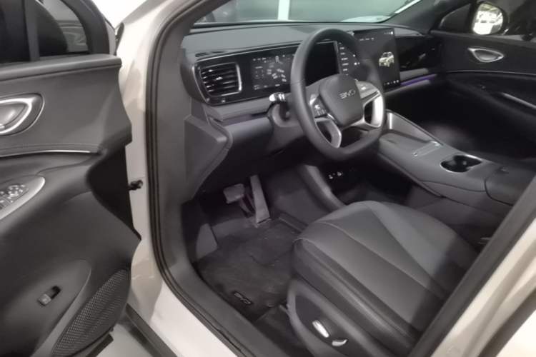 Used BYD Sealion 06 New Energy 2025 Model DM-i 170 Navigation Pro Edition Driver Seat