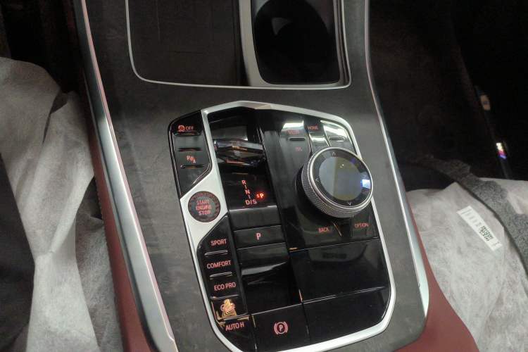 Used BMW X5 2025 Model, xDrive 30Li Prestige M Sport Night Package
