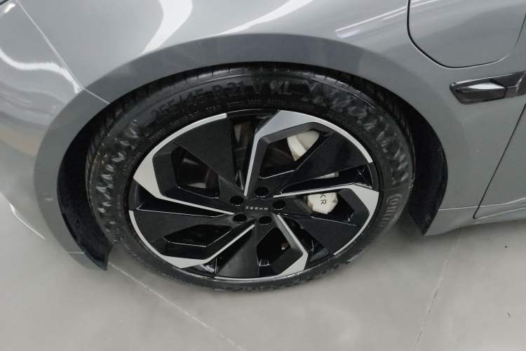 Used Zeekr 001 2021 Ultra-Long Range Dual-Motor YOU Version Left Front Wheel Hub