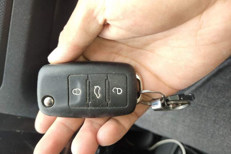 Used Volkswagen Jetta 2015 Zhuihui Edition 1.4L Manual Fashion Model Vehicle Key