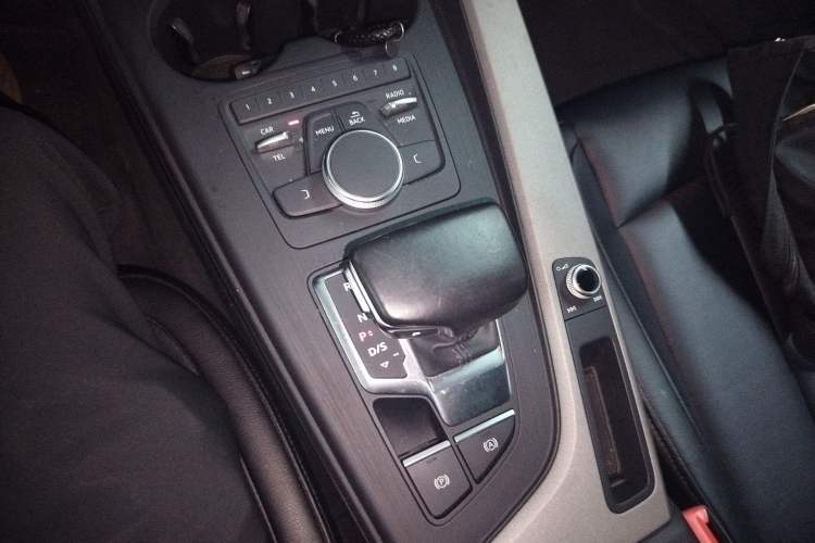 Used Audi A4L 2017 40 TFSI Ambition Edition Gear Lever