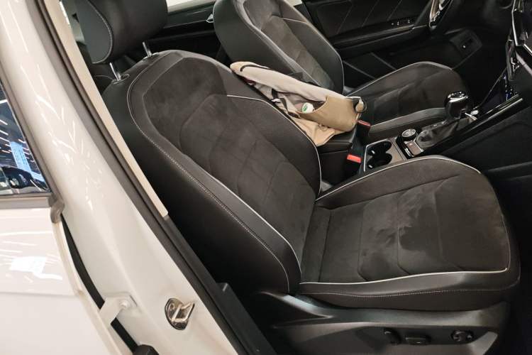 Used Volkswagen Tayron 2020 380TSI Four-Wheel Drive Luxury Connect Pro Edition Right Front Seat