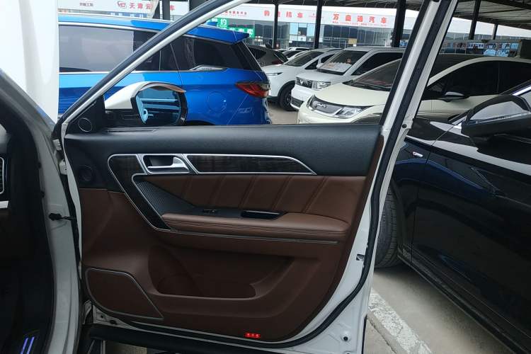 Used Haval H6 Coupe 2017 Red-Label 2.0T Automatic Two-Wheel Drive Elite Model
