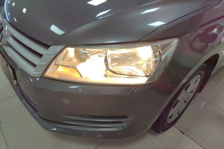 Used Volkswagen Santana 2013 1.6L Automatic Fashion Edition Left Front Headlight