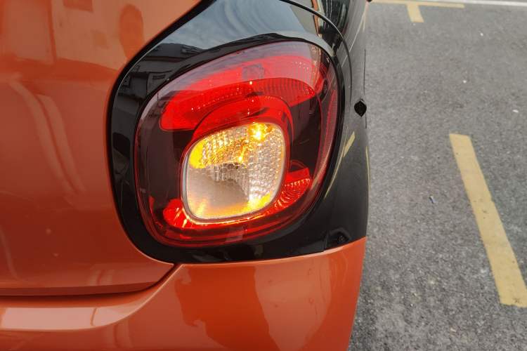 Used smart forfour 2016 1.0L 52 kW Dynamic Edition
