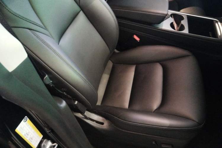 Used Tesla Model Y 2021 Standard Range Rear-Wheel Drive Version
