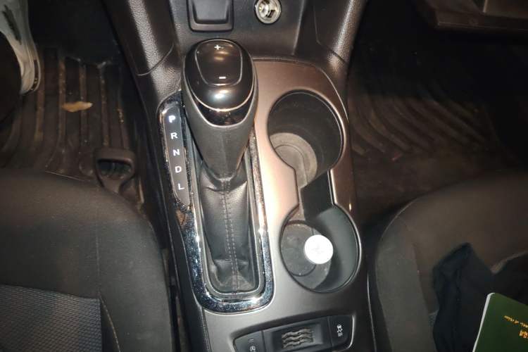 Used Chevrolet Cruze 2018 Redline 320 Automatic Pioneer Edition Gear Lever