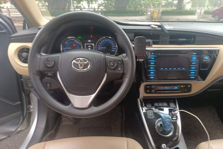 Used Toyota Levin 2017 Revised Dual-Engine 1.8H GS E-CVT Elite Sunroof Version China VI Standard Steering Wheel