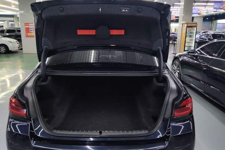 Used BMW 5 Series 2022 Restyled 530Li Leading Edition M Sport Package
