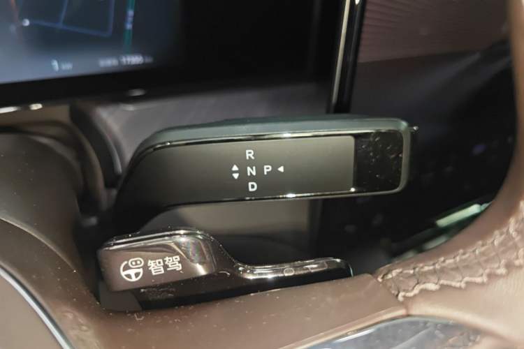 Used Denza Z9 2024 1100 km All-Wheel-Drive Ultra Version