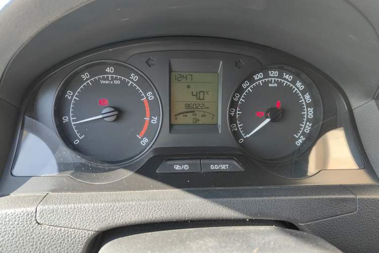 Used Skoda Rapid 2016 1.6L Manual Front-Wheel-Drive Version