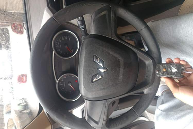 Used Wuling Hongguang 2018 1.5L S Comfort Model L2B Vehicle Key