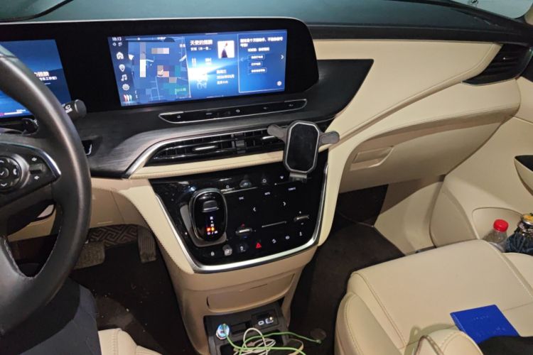 Used Buick GL8 2023 ES Lu Zun Deluxe Model
