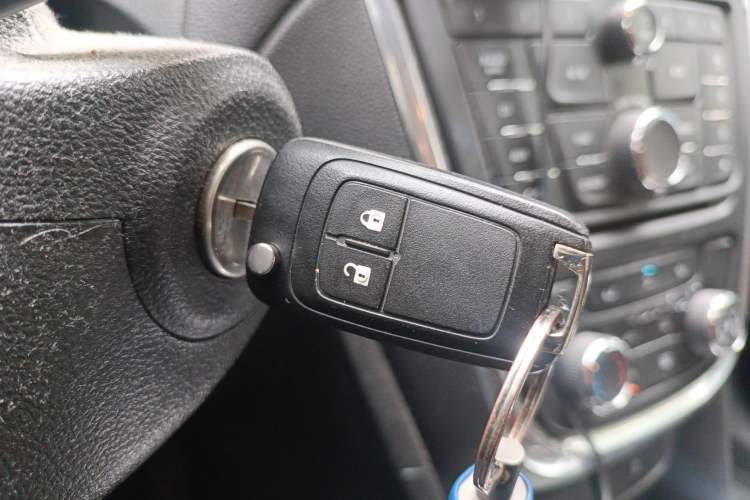 Used Buick Encore 2015 1.4T Automatic Two-Wheel Drive Urban Elite Version
