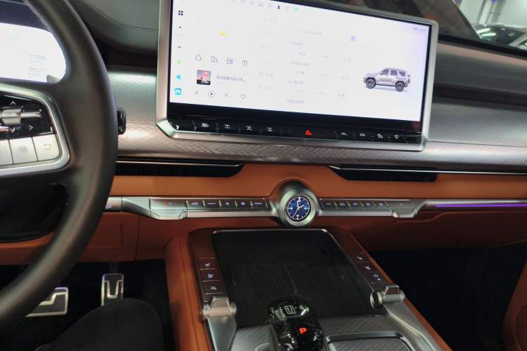 Used Tank 700 New Energy 2024 Hi4-T Extreme Edition Audio And AC Panel