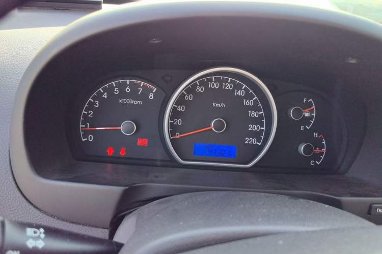 Used Hyundai Celesta 2015 1.6L Manual Comfort Model Instrument Cluster