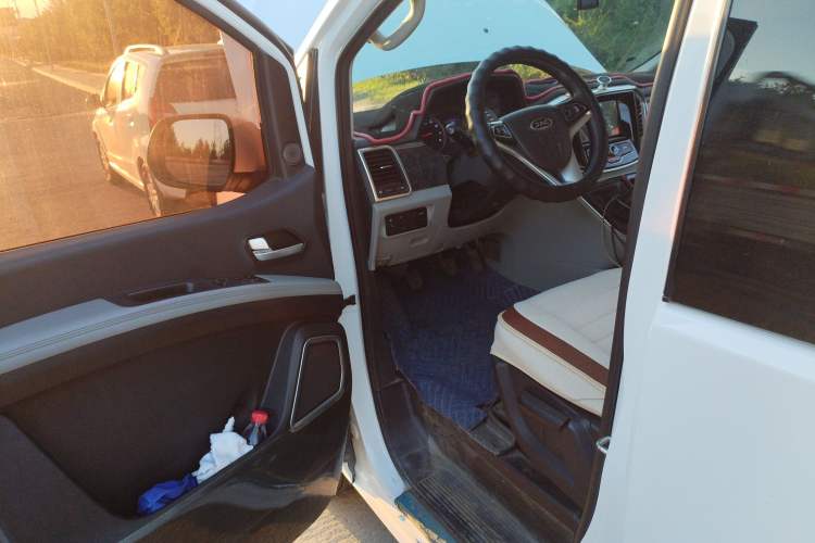 Used JAC Refine M4 2016 2.0L Manual Luxury Version