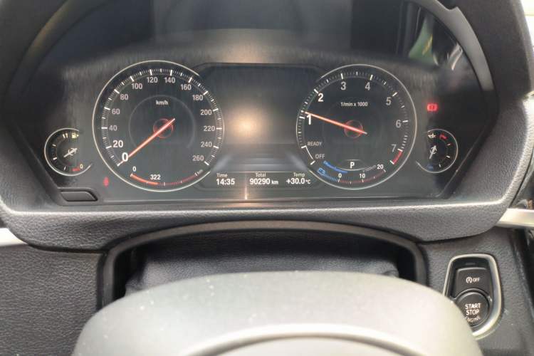 Used BMW 3 Series 2019 320Li M Sport Package Odometer Close Up