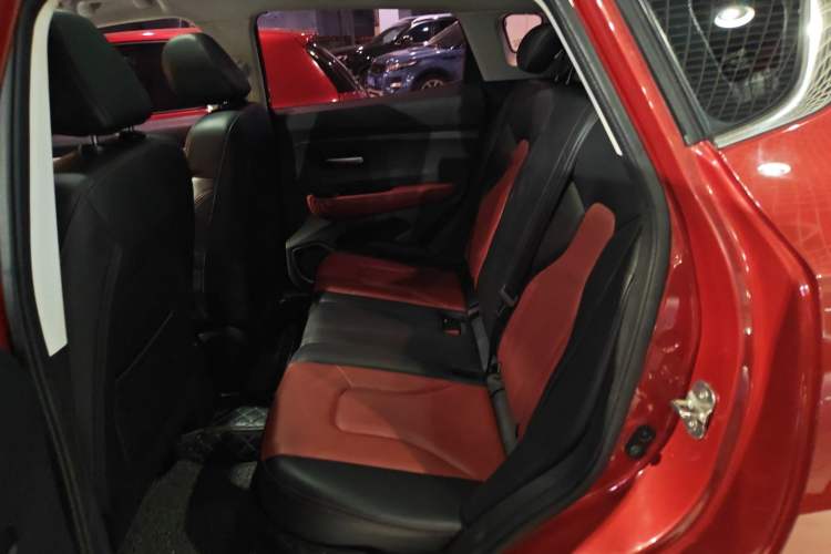 Used Haval H2s 2018 Red-Label 1.5T Dual-Clutch Elite Model Left Rear Seat