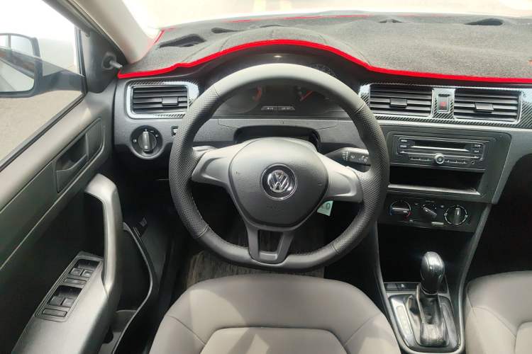 Used Volkswagen Santana 2019 1.5L Automatic Fashion Edition China VI Steering Wheel