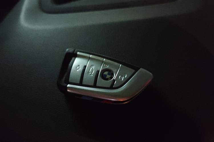 Used BMW X5 2020 xDrive40i Luxury Model with M Sport Package Vehicle Key