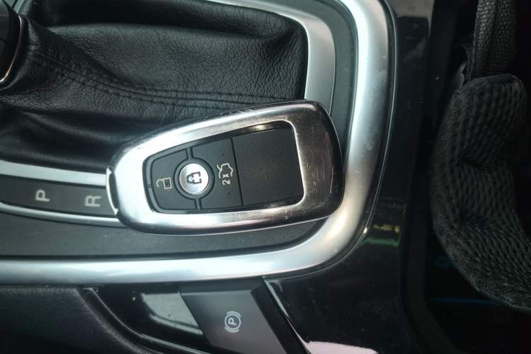 Used Ford Edge 2018 EcoBoost 245 Two-Wheel-Drive Titanium 7-Seater China V Standard