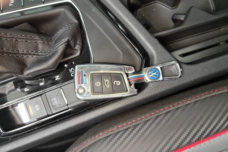 Used Volkswagen Tiguan L 2023 330TSI Automatic Two-Wheel Drive R-Line Flagship Edition Vehicle Key