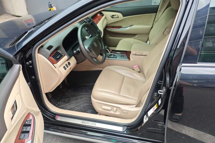 Used Toyota Crown 2012 2.5L Royal