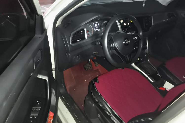 Used Volkswagen T-ROC 2020 230TSI DSG Two-Wheel Drive Advanced Version