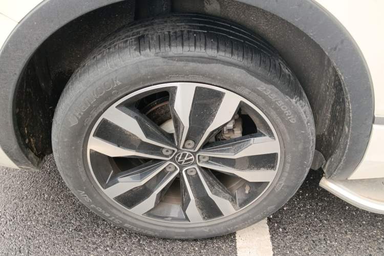 Used Volkswagen Tiguan L 2022 330TSI Automatic Two-Wheel Drive R-Line Flagship Edition Right Rear Wheel Hub