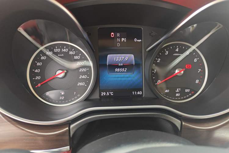 Used Mercedes-Benz V-Class 2021 V 260 Prestige Edition Odometer Close Up