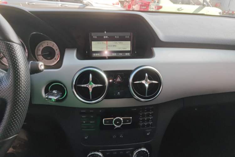 Used Mercedes-Benz GLK-Class 2013 GLK 300 4MATIC Dynamic Sunroof Model