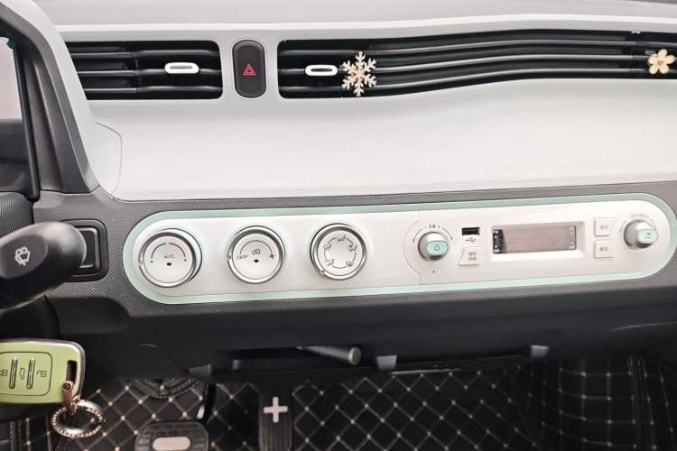 Used Wuling Hongguang MINIEV 2021 Macaron Premium Model – Lithium Iron Phosphate
