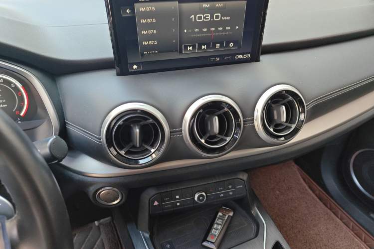 Used Wey VV6 2018 2.0T Two-Wheel-Drive Ultra-Luxury Version China V Standard
