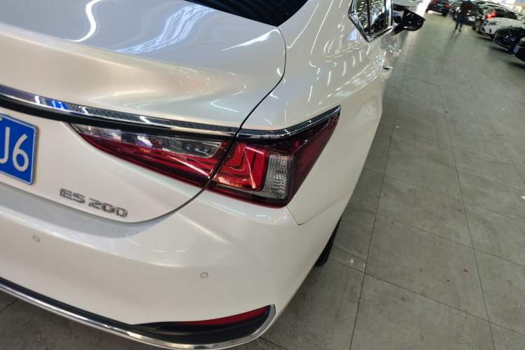 Used Lexus ES 2020 200 Excellence Edition
