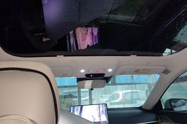 Used Buick L7 2025 Model Aivia Headliner