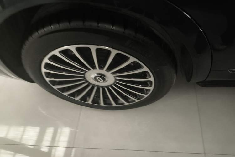 Used Hima AITO M8 2025 Extended-Range Ultra Version 53.4 kWh 6-Seater Edition