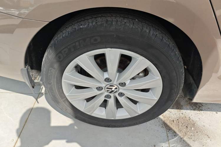 Used Volkswagen Sagitar 2015 230TSI Automatic Comfort Version Exterior 5