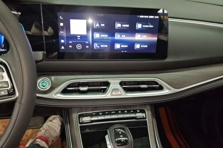 Used Dongfeng Fengon 580 2022 1.5T Automatic Luxury Version
