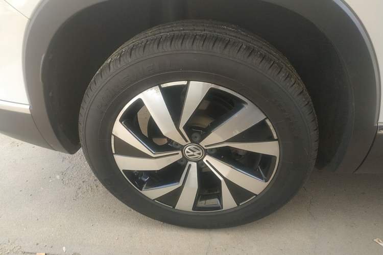 Used Volkswagen Tayron 2019 330TSI Two-Wheel Drive Luxury Model China VI Standard Right Rear Wheel Hub