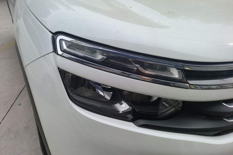 Used Citroen C5 AIRCROSS 2017 350THP Fashion Edition Right Front Headlight