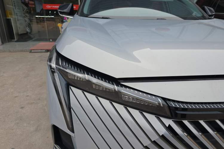 Used GAC Trumpchi EMKOO 2022 1.5T Supernova Max Edition Right Front Headlight