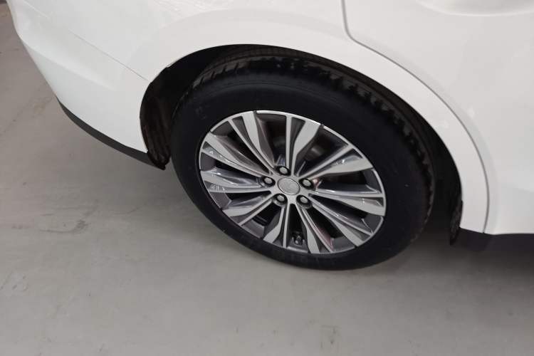 Used Hongqi E-QM5 2022 431 km Charge & Enjoy Edition Right Rear Wheel Hub