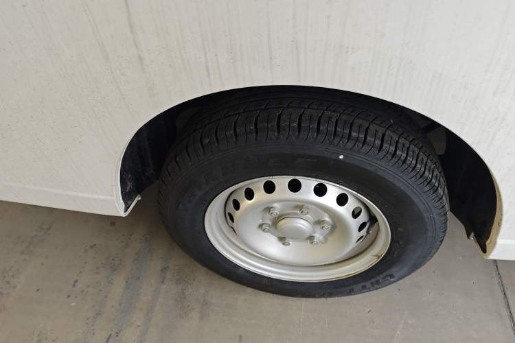 Used Wuling Yangguang 2025 Model 400km Bus Edition—Comfort Edition