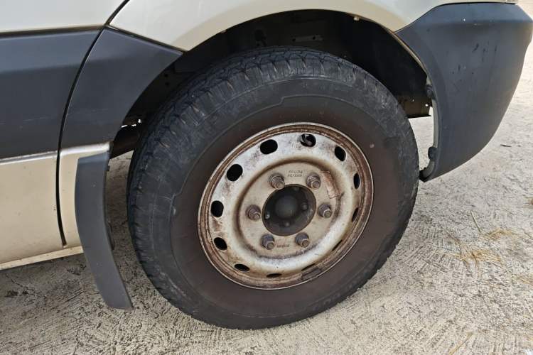 Used JAC Sunray 2022 2.0T Fuel-Efficient King PLUS Express Version Mid-axle 5-6 Seats HFC4DB3-2E4
