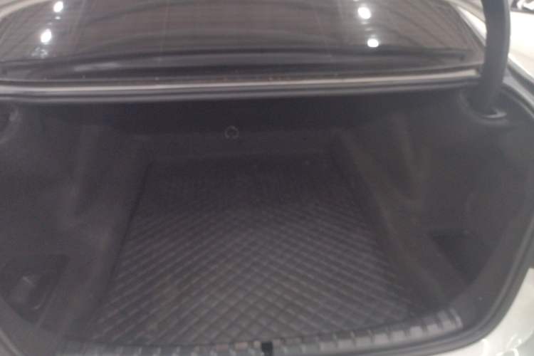 Used BMW 5 Series 2019 530Li Luxury Edition M Sport Package Trunk