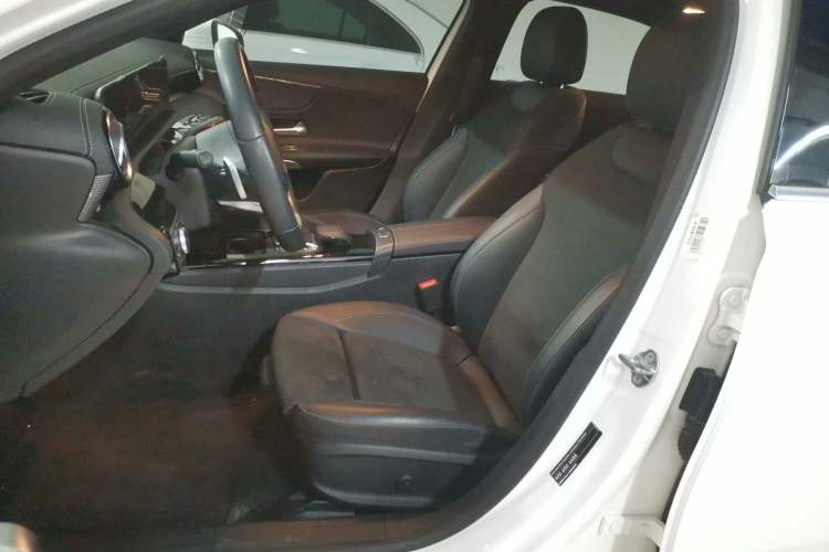 Used Mercedes-Benz A-Class 2022 Revised Version A 200 L Sport Sedan Fashionable Style
