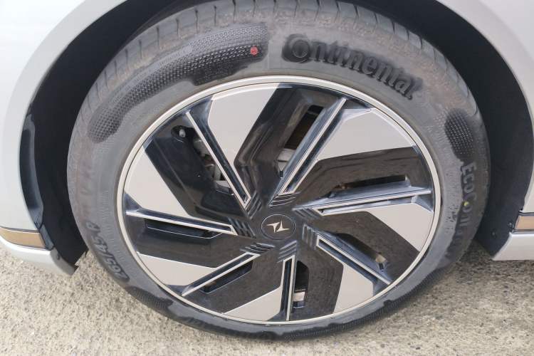 Used Dongfeng eπ eπ008 2024 210Max Range-Extended Version 6 Seats